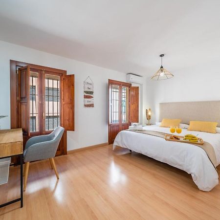 Historic City Centre - Premium Malaga Bagian luar foto