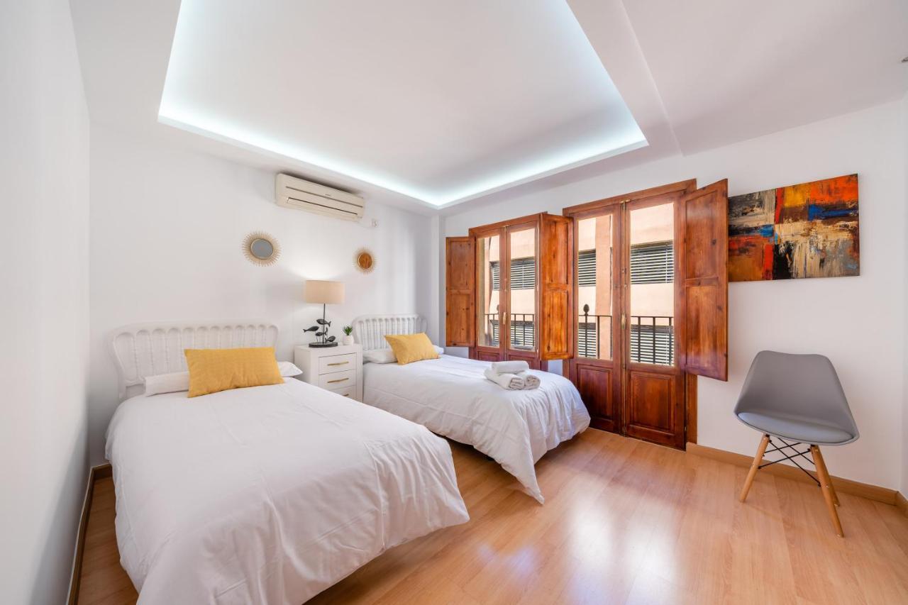 Historic City Centre - Premium Malaga Bagian luar foto
