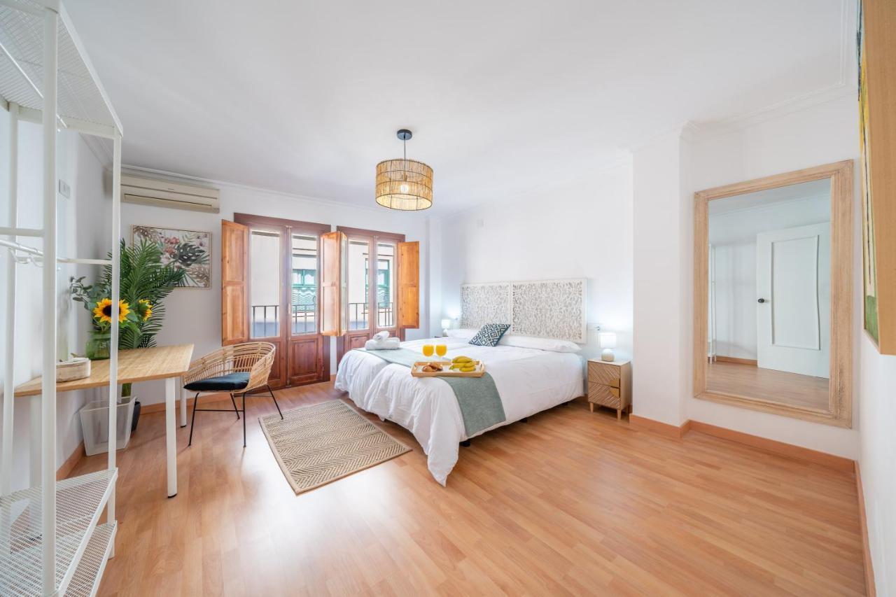 Historic City Centre - Premium Malaga Bagian luar foto