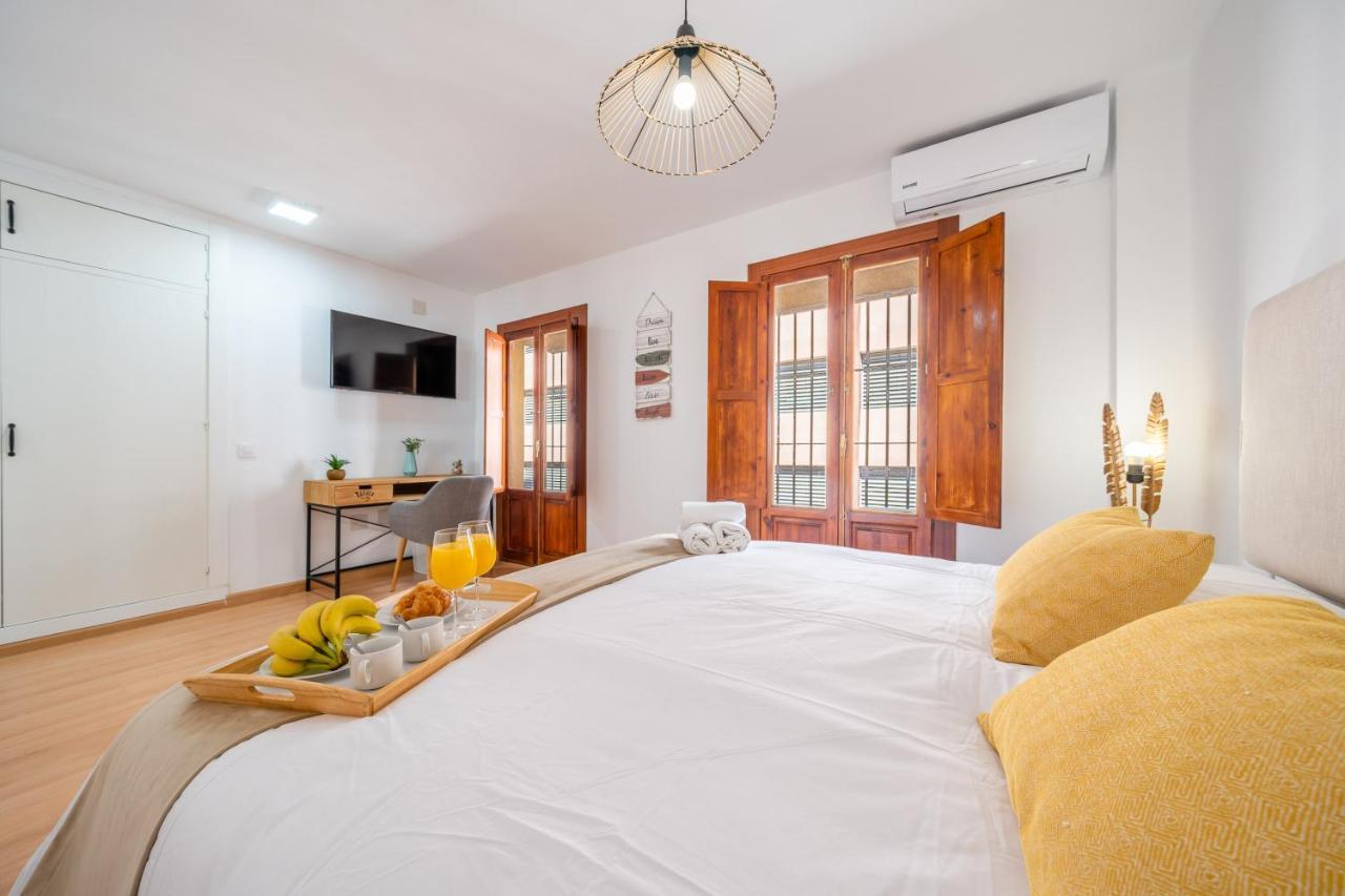 Historic City Centre - Premium Malaga Bagian luar foto