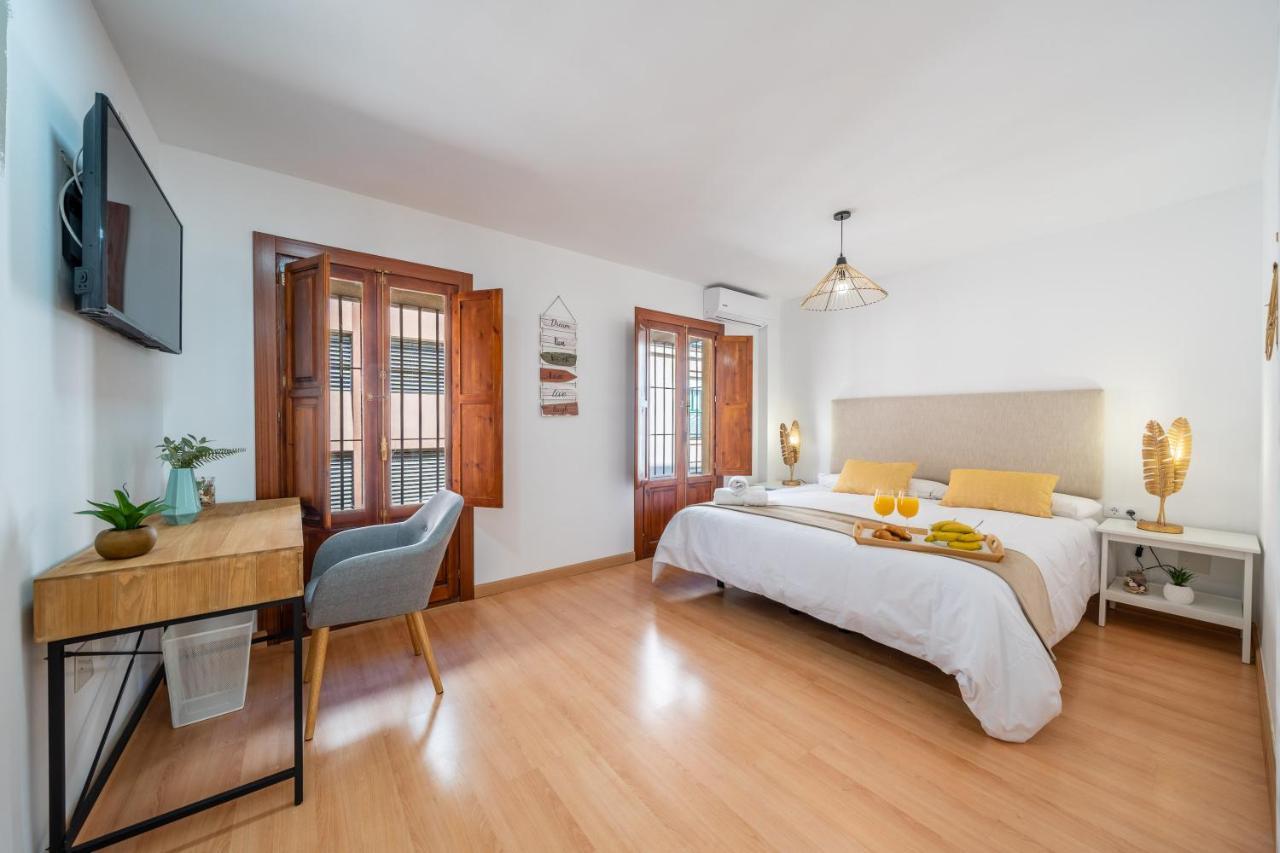 Historic City Centre - Premium Malaga Bagian luar foto